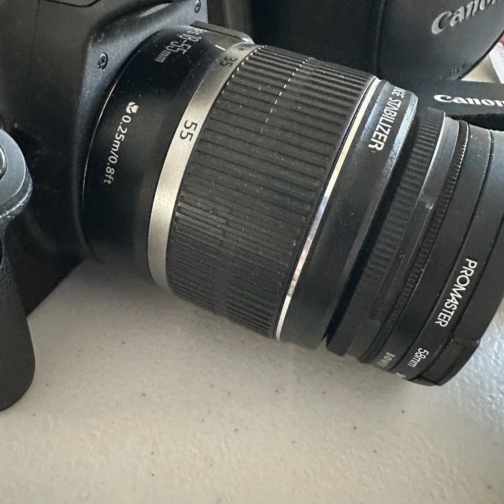 Canon EOS Rebel T1i (EOS 500D) Digital SLR Camera EF-S 18-55mm f/3.5-5.6 IS lens